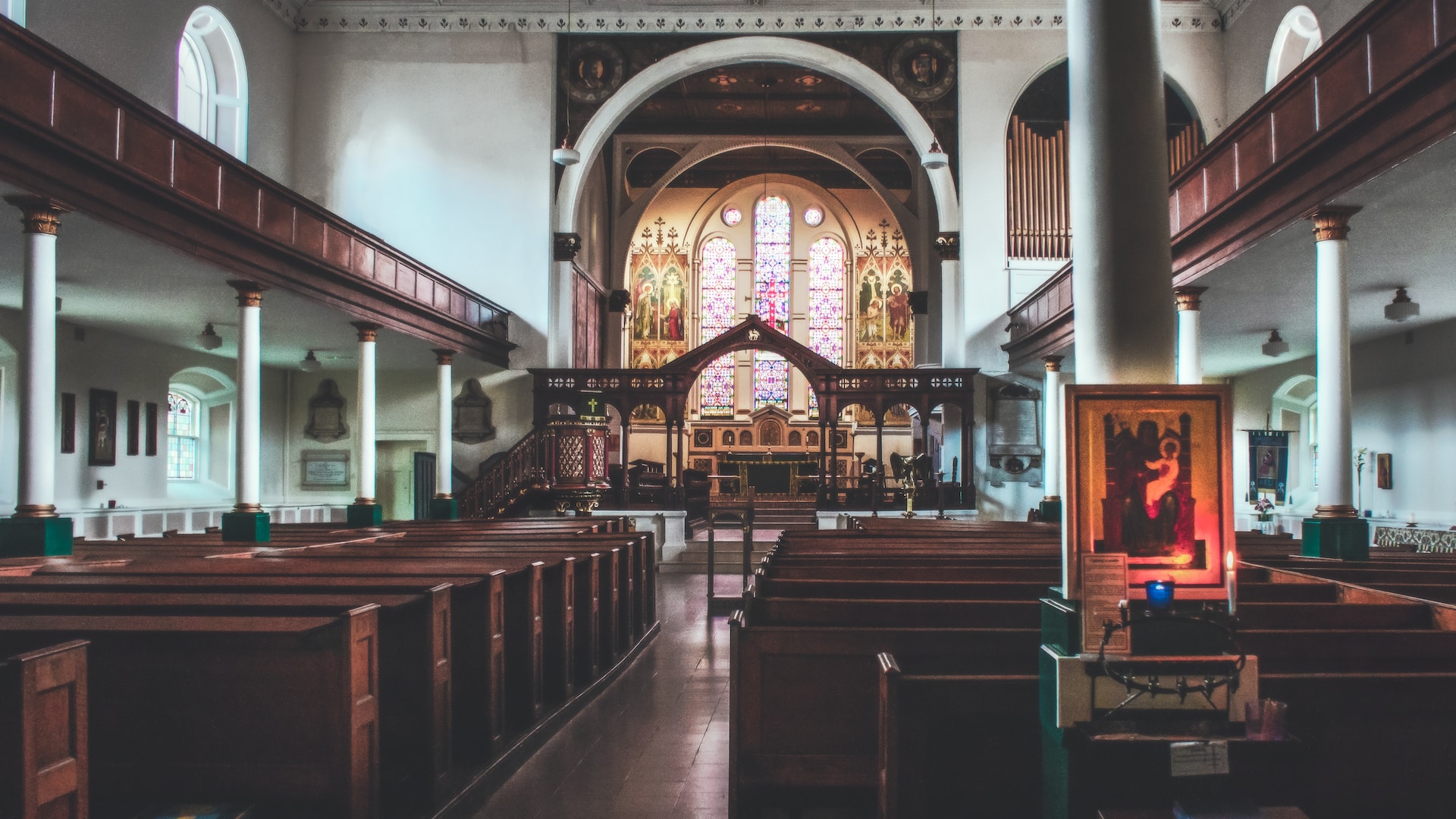 Foto des Innenraums einer Kirche